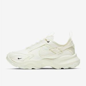 Womens Nike TC7900 sneakers size 8
